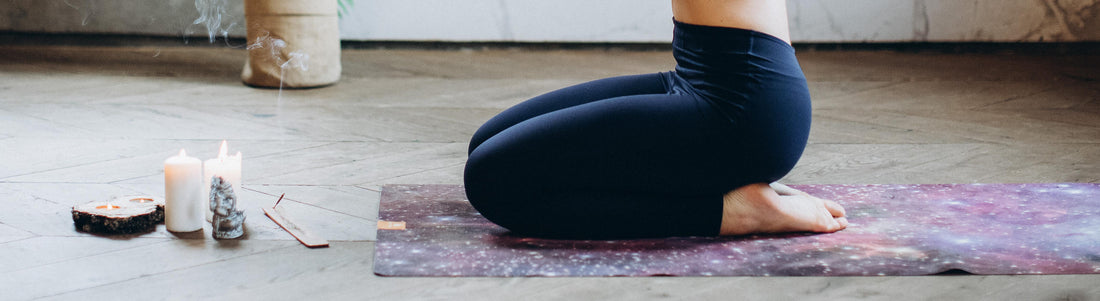Descubre los beneficios de las velas de cera de soja para tu práctica de yoga y meditación.