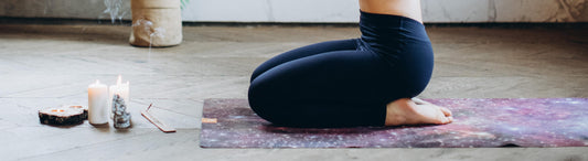 Descubre los beneficios de las velas de cera de soja para tu práctica de yoga y meditación.